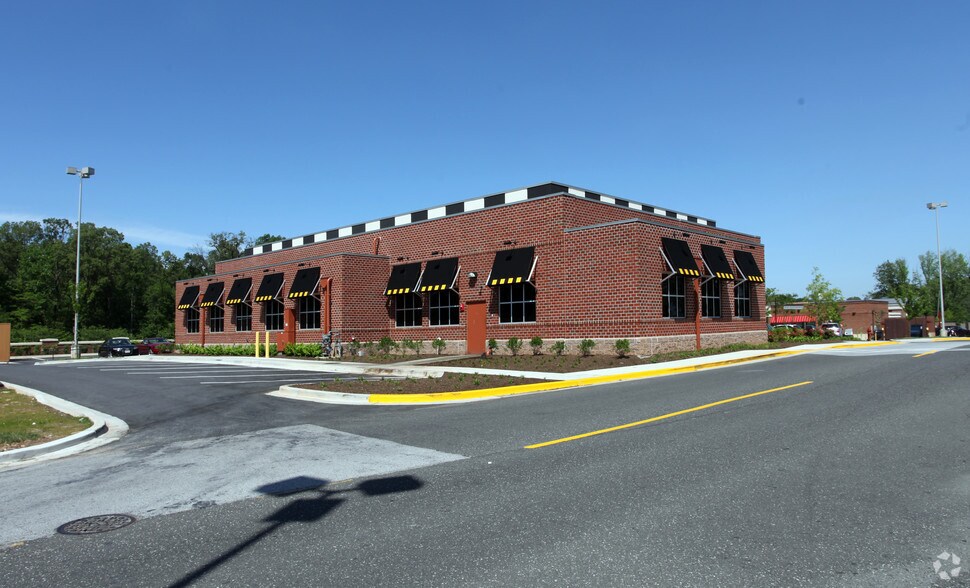 10601 Martin Luther King Jr Hwy, Bowie, MD à louer - Photo du bâtiment - Image 2 de 2