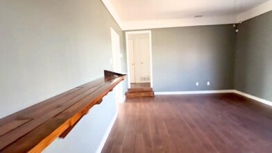 1927 W Arkansas Ln, Pantego, TX for sale Interior Photo- Image 1 of 6