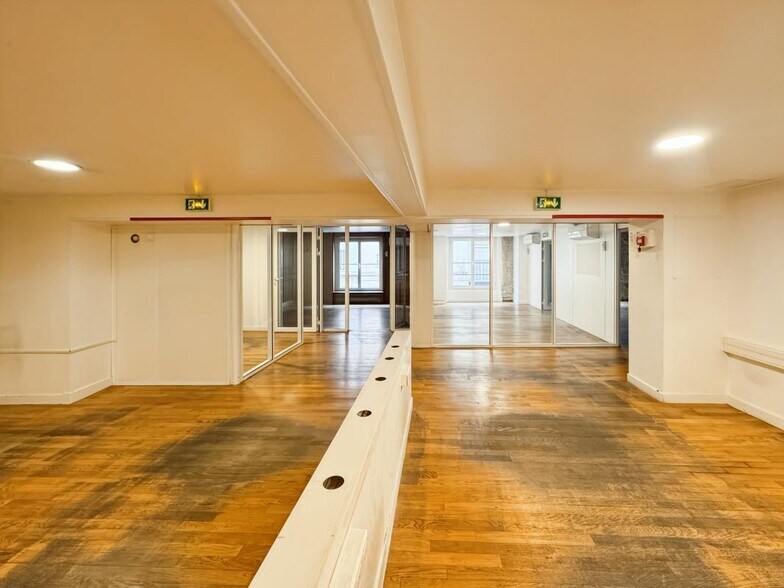 45 Rue D'Aboukir, Paris à louer - Photo du bâtiment - Image 2 de 9