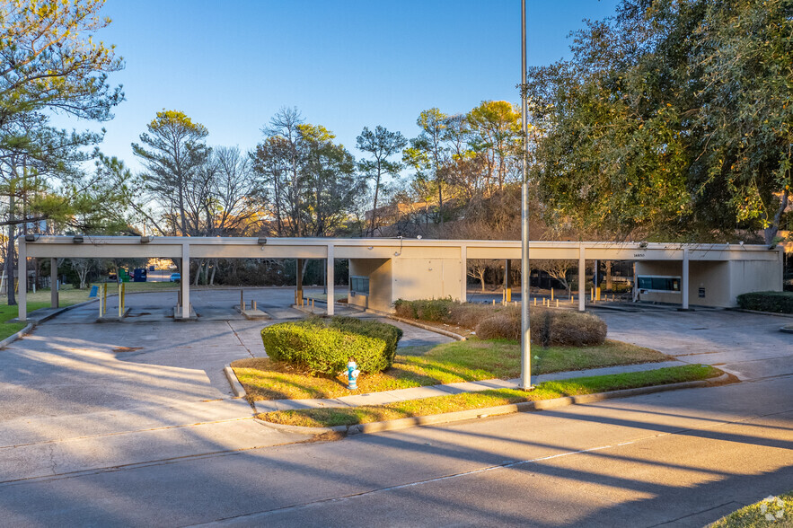 16850 Northchase Dr, Houston, TX for lease - Building Photo - Image 2 of 10