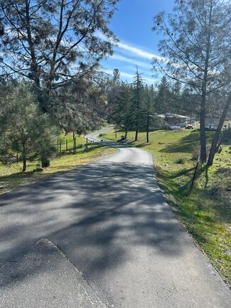 Plus de détails pour 5607 Mount Murphy Rd, Garden Valley, CA - Bureau/Commerce de détail à louer