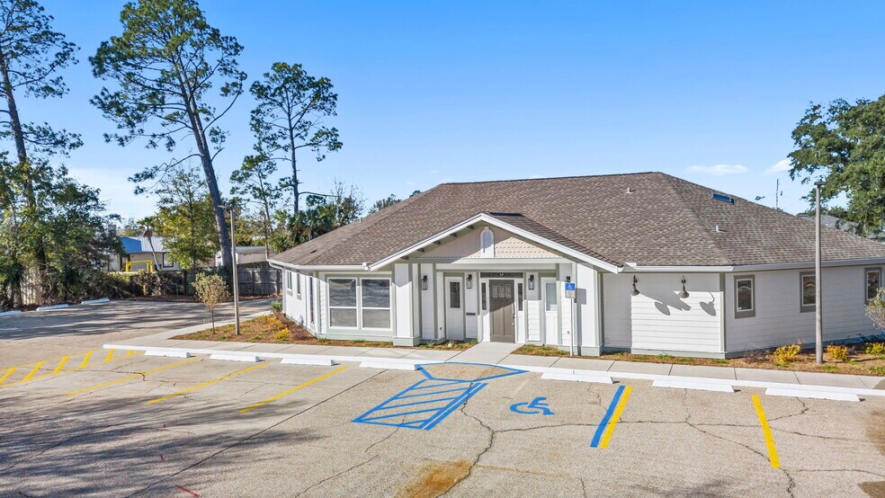 2567 Huntcliff Ln, Panama City, FL à louer - Photo du bâtiment - Image 2 de 23