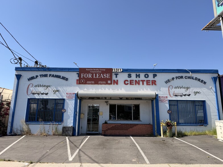 11311 Vanowen St, North Hollywood, CA à louer - Photo du bâtiment - Image 1 de 6