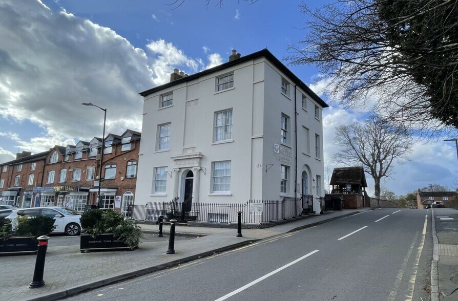 21 Market Hl, Southam à louer - Photo principale - Image 1 de 8