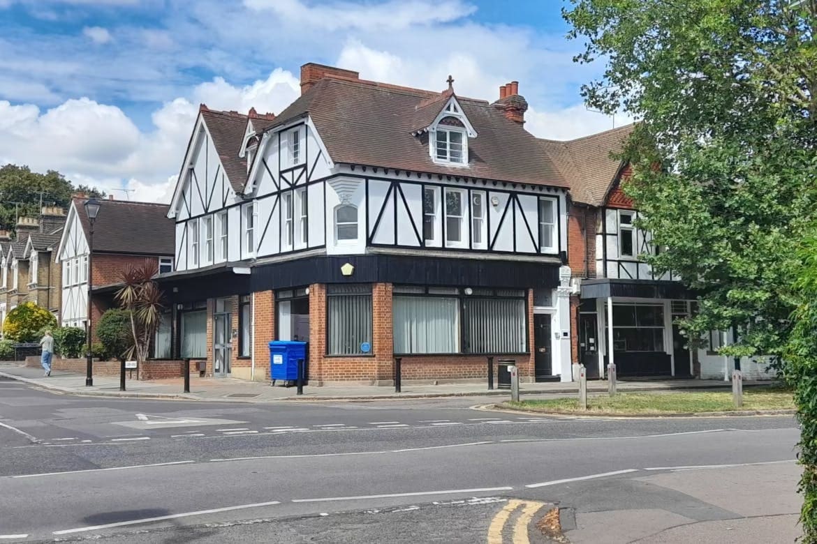 4 Chase Side, Enfield for lease Building Photo- Image 1 of 4