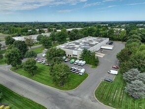 201 Commerce Dr, Moorestown, NJ à louer Aérien- Image 2 de 3