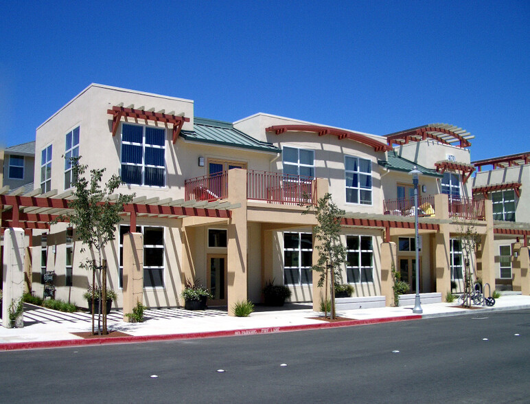 460 City Center Dr, Rohnert Park, CA for lease - Building Photo - Image 1 of 1