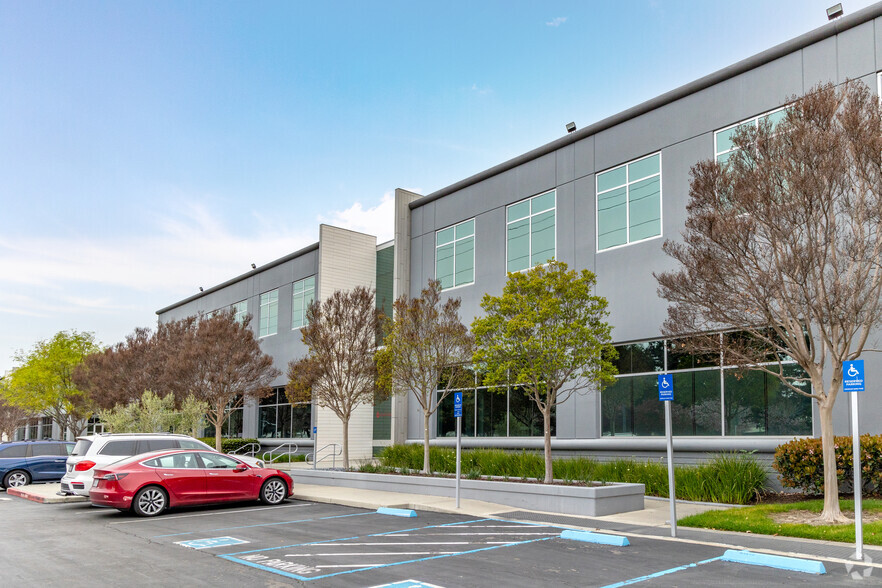 2740 Zanker Rd, San Jose, CA for lease - Building Photo - Image 3 of 7