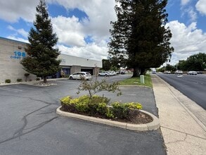 198 Cirby Way, Roseville, CA for lease Interior Photo- Image 2 of 20