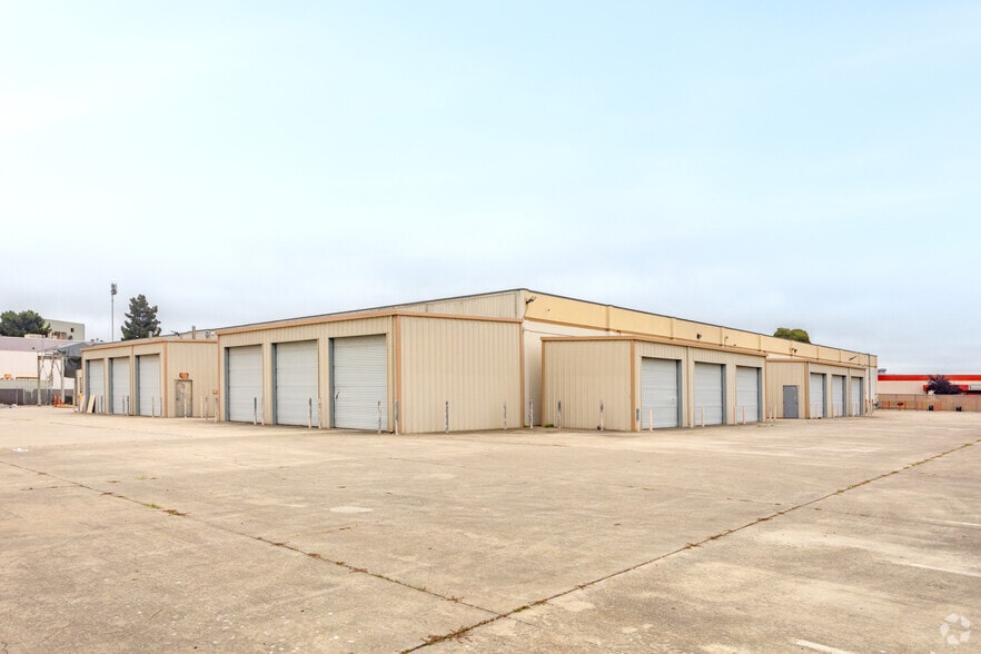 1833 Stearman Ave, Hayward, CA for lease - Building Photo - Image 3 of 8