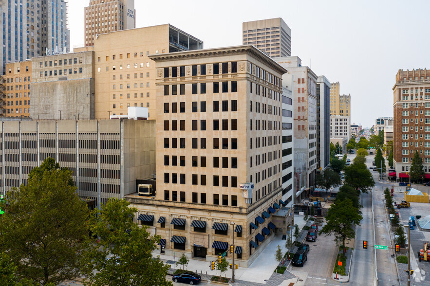 101 N Broadway Ave, Oklahoma City, OK for sale - Primary Photo - Image 1 of 1