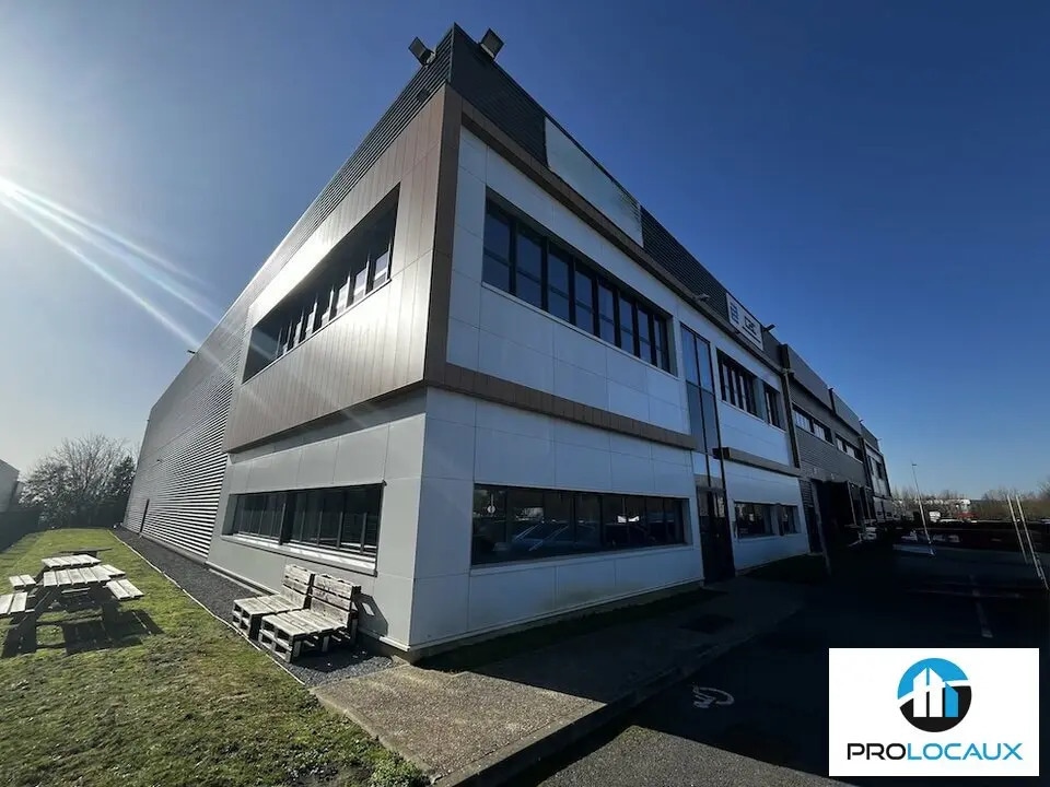 Flex in Roissy-en-France for lease Building Photo- Image 1 of 13
