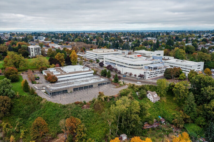 3325 N Interstate Ave, Portland, OR à vendre - Photo du bâtiment - Image 2 de 11