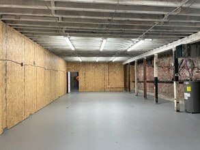 411 2nd Ave Ext S, Seattle, WA for sale Interior Photo- Image 1 of 1