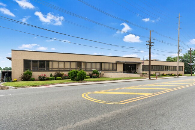 Plus de détails pour 1050 Slocum Ave, Ridgefield, NJ - Bureau, Industriel à louer