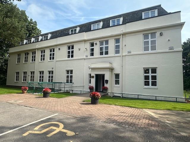 109 Eastham Village Rd, Wirral for lease - Building Photo - Image 2 of 22