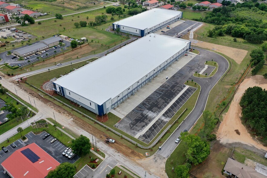 550 Marshall Lake Rd, Apopka, FL à louer - Photo du bâtiment - Image 3 de 5