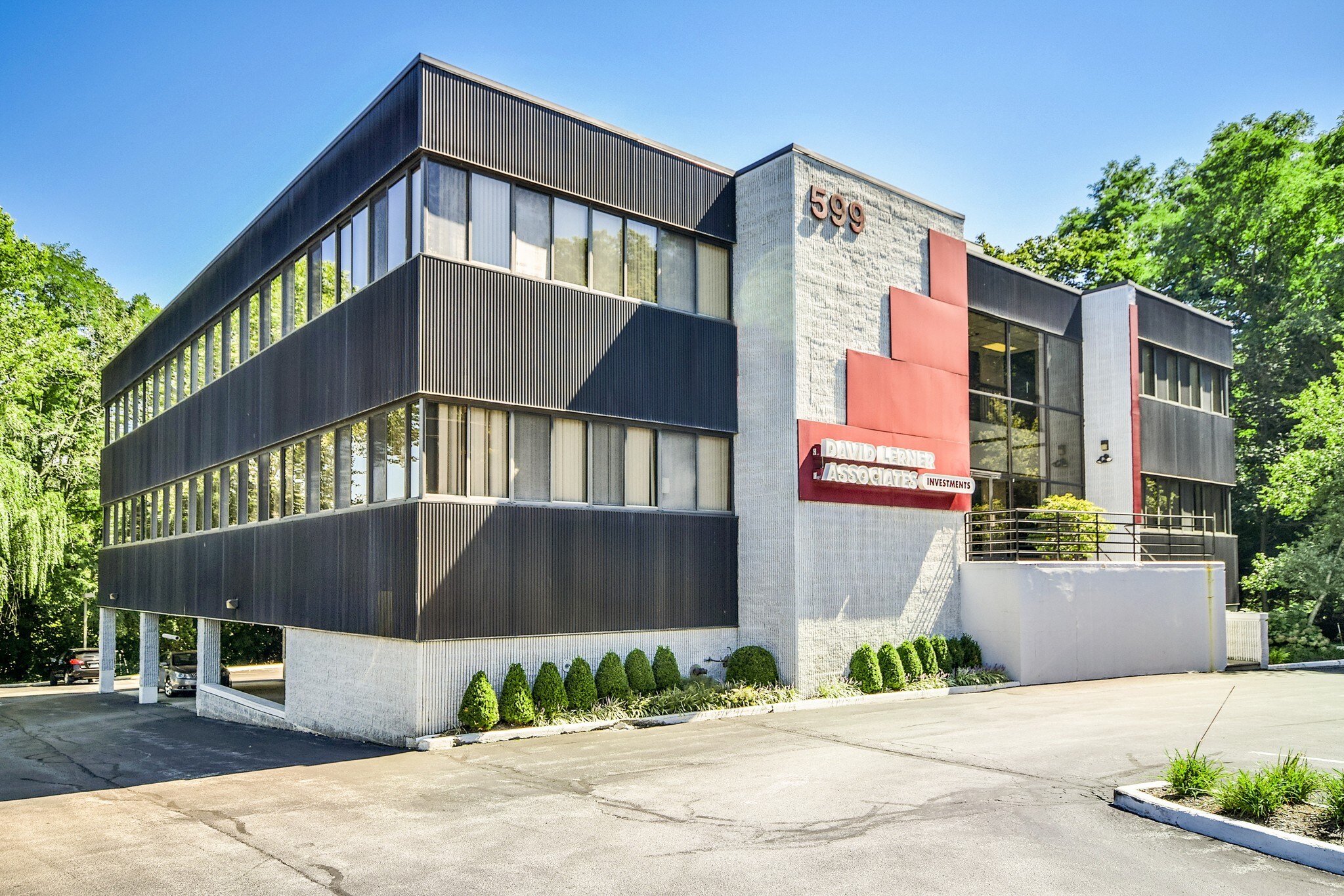 599 W Hartsdale Ave, White Plains, NY à louer Photo principale- Image 1 de 9