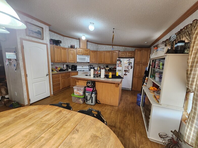2401 County Road 1050 Midland Texas 79782, Midland, TX à vendre - Photo du bâtiment - Image 2 de 61