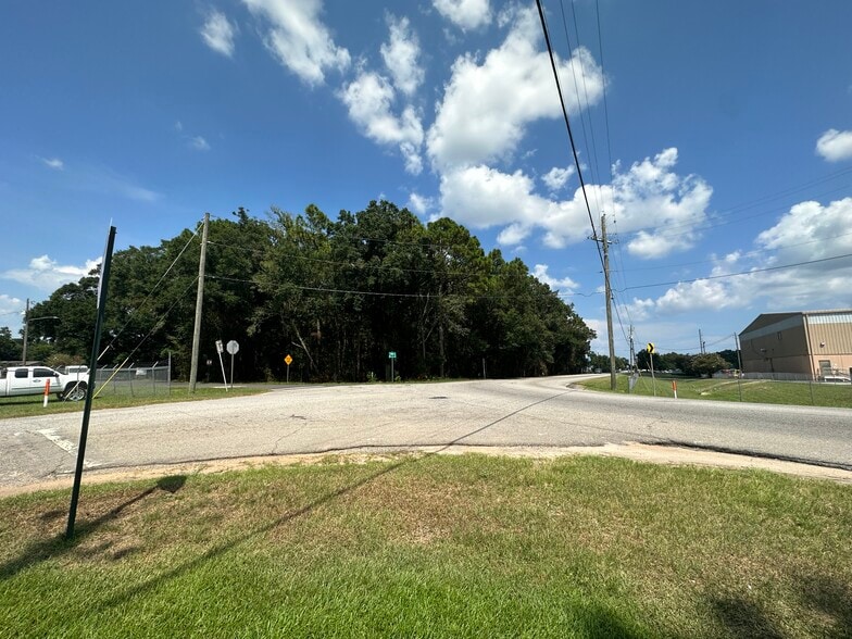 200 W Burgess Rd, Pensacola, FL for sale - Building Photo - Image 3 of 5