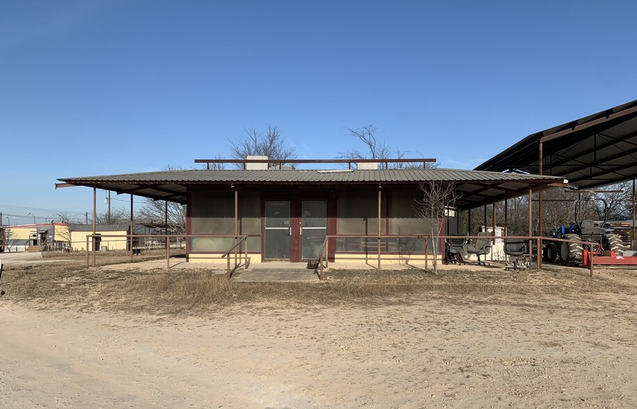 2440 SH TX 16 N, Bandera, TX for sale - Primary Photo - Image 1 of 1