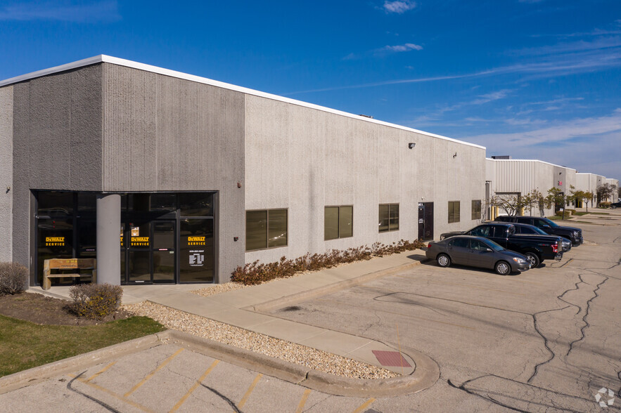 901 S Rohlwing Rd, Addison, IL for lease - Primary Photo - Image 1 of 6