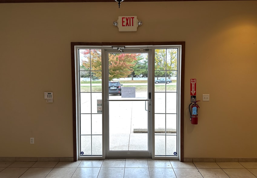 3901 General Electric Rd, Bloomington, IL for lease - Interior Photo - Image 3 of 22