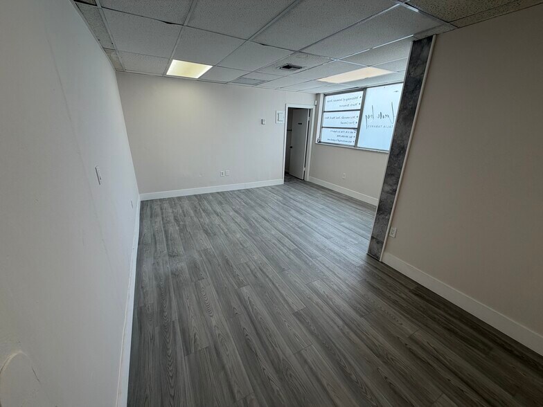 601-625 SW 57th Ave, Miami, FL à louer - Photo intérieure - Image 2 de 14