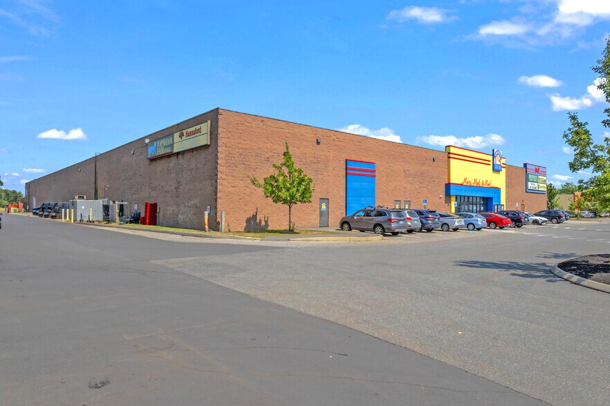 65-79 Topsham Fair Mall Rd, Topsham, ME à vendre - Photo du bâtiment - Image 3 de 6