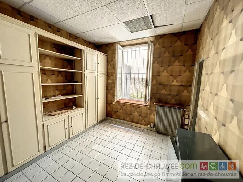 Immeuble residentiel dans Paris à vendre - Photo du bâtiment - Image 3 de 13
