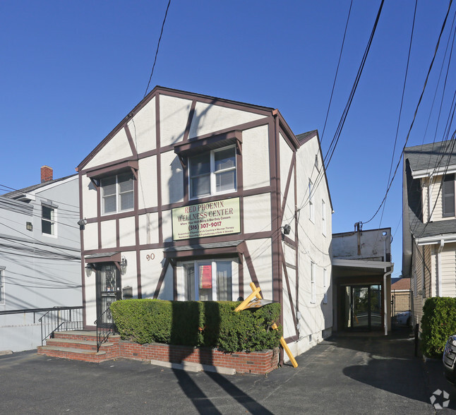 90 2nd St, Mineola, NY à vendre - Photo principale - Image 1 de 1