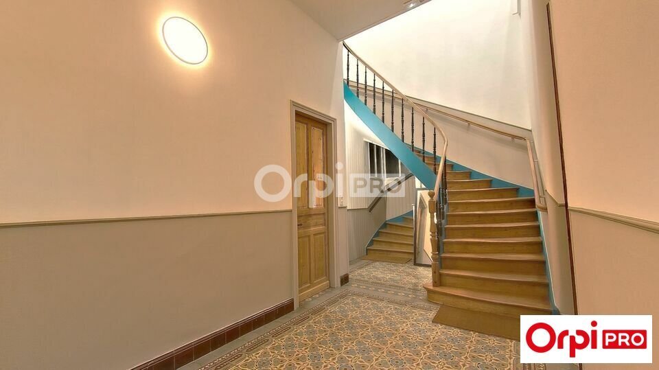 Office in Roubaix for lease - Lobby - Image 2 of 12