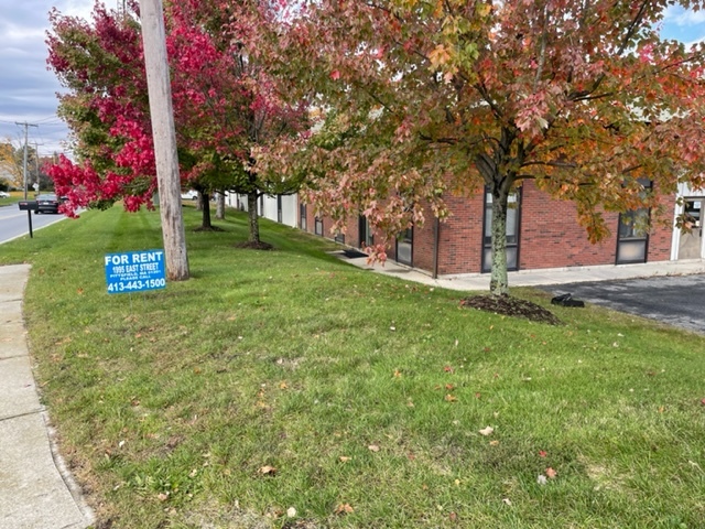 1995 East St, Pittsfield, MA à vendre - Photo du bâtiment - Image 3 de 27