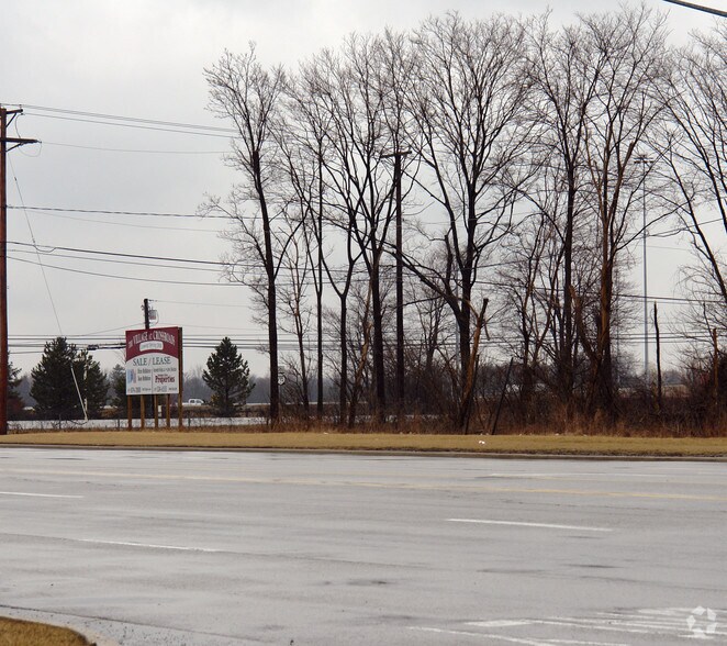 Crossroads Pky, Rossford, OH for sale - Primary Photo - Image 2 of 2