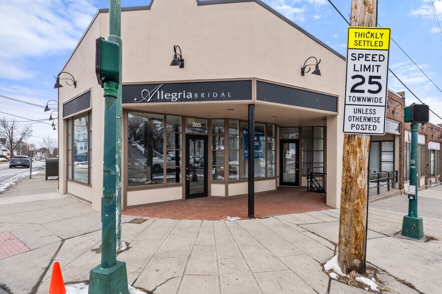 285-285 Belmont St, Belmont, MA à louer - Photo du bâtiment - Image 3 de 32