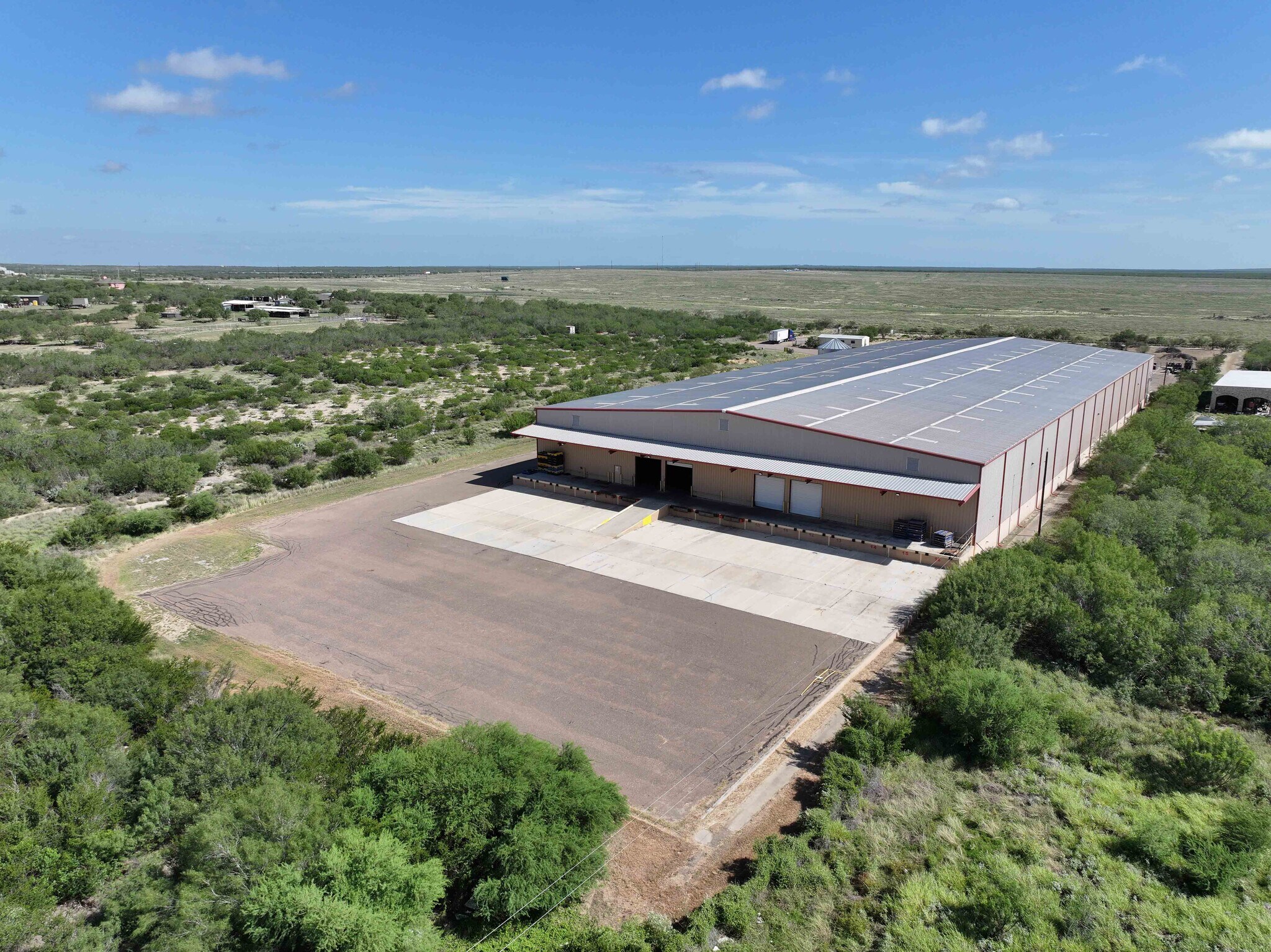 355 Webb Rd, Laredo, TX à louer Photo du bâtiment- Image 1 de 6