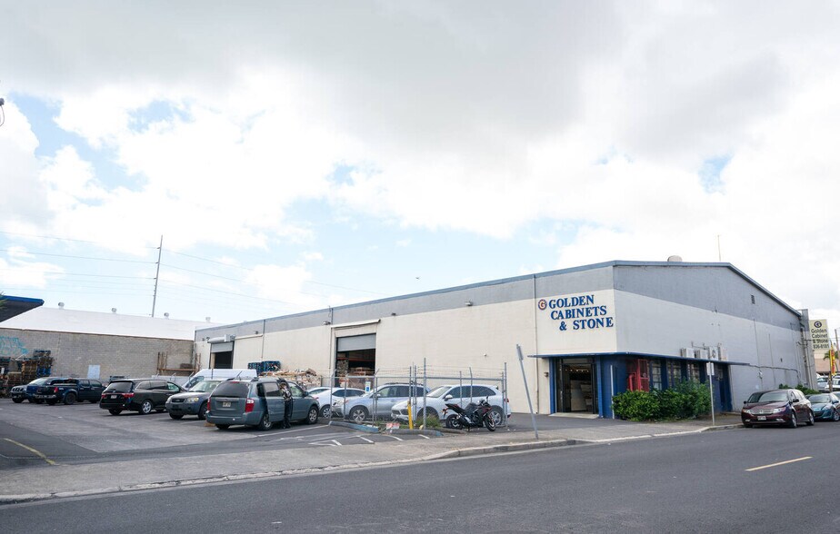 1366 Kaumualii St, Honolulu, HI à louer - Photo du bâtiment - Image 3 de 4