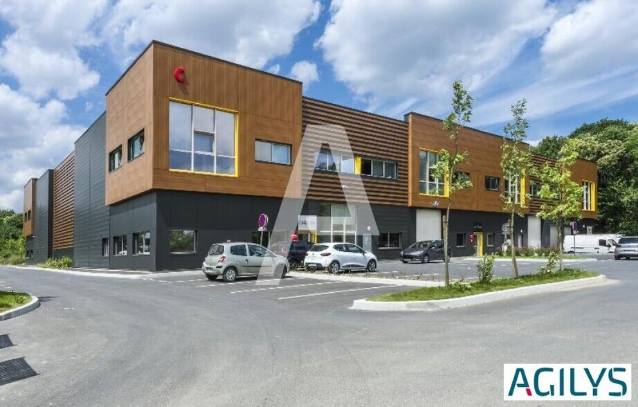 Avenue De La Plesse, Villebon-sur-Yvette for lease - Building Photo - Image 3 of 14