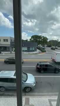 645 NE 125th St, North Miami, FL à louer - Vidéo sur l’inscription commerciale - Image 2 de 13