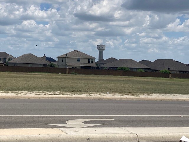 Plus de détails pour 711 W Klein Rd, New Braunfels, TX - Commerce de détail à louer