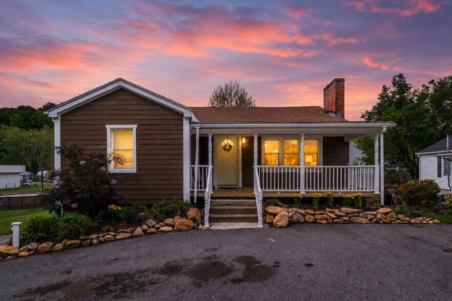217 W 28th St, Buena Vista, VA à vendre - Photo du bâtiment - Image 2 de 74