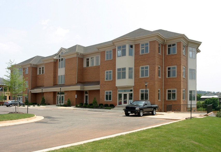 46175 Westlake Dr, Sterling, VA for lease - Building Photo - Image 2 of 42