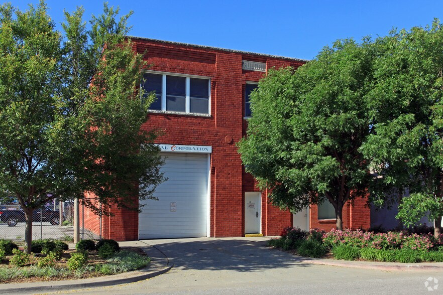 200 E Main St, Oklahoma City, OK à vendre - Photo du bâtiment - Image 2 de 22