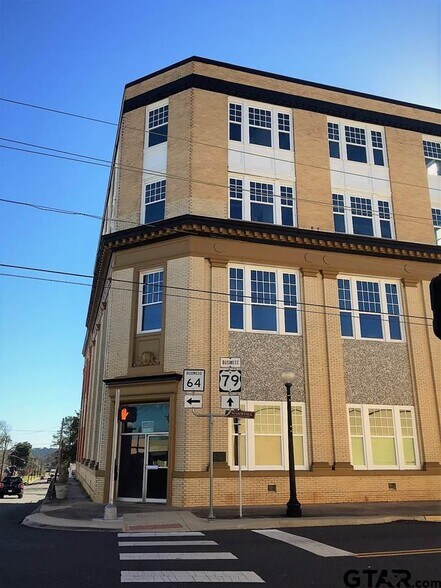 202 E Main St, Henderson, TX à vendre - Photo du bâtiment - Image 2 de 42