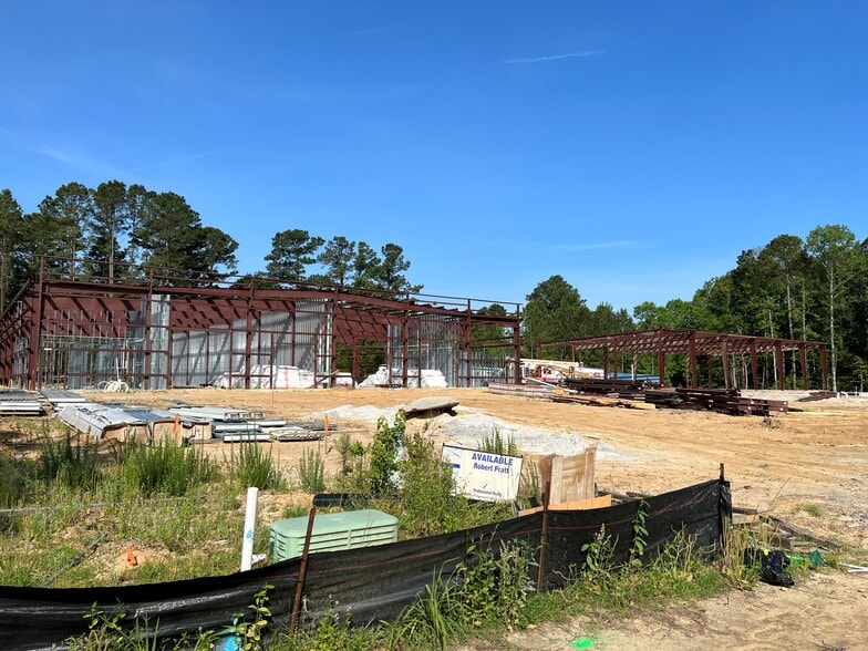 7641 Sandlapper Pky, North Charleston, SC for sale - Building Photo - Image 2 of 12