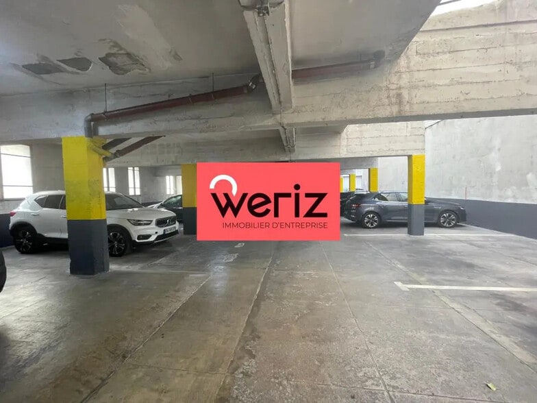 Flex in Marseille for lease - Building Photo - Image 1 of 17