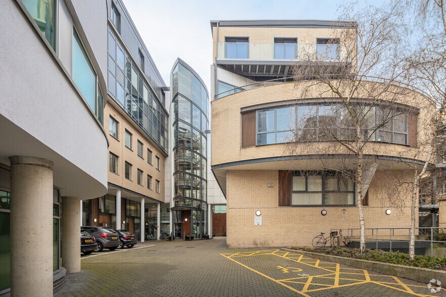 191 Wandsworth High St, London for lease - Building Photo - Image 3 of 7