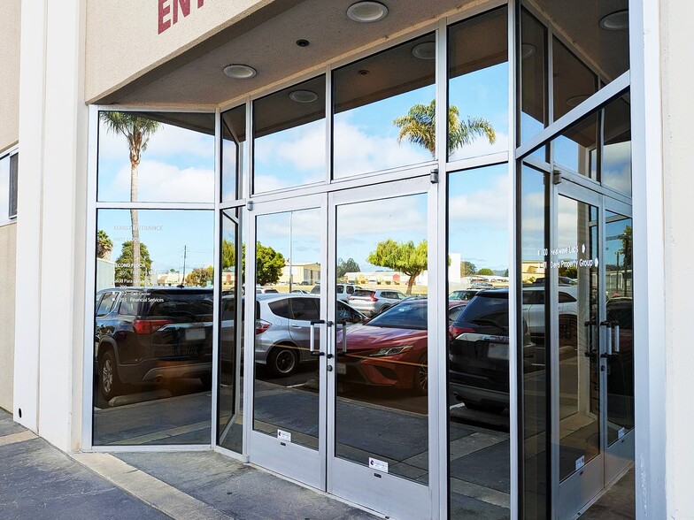 195 Aviation Way, Watsonville, CA for lease - Building Photo - Image 3 of 8