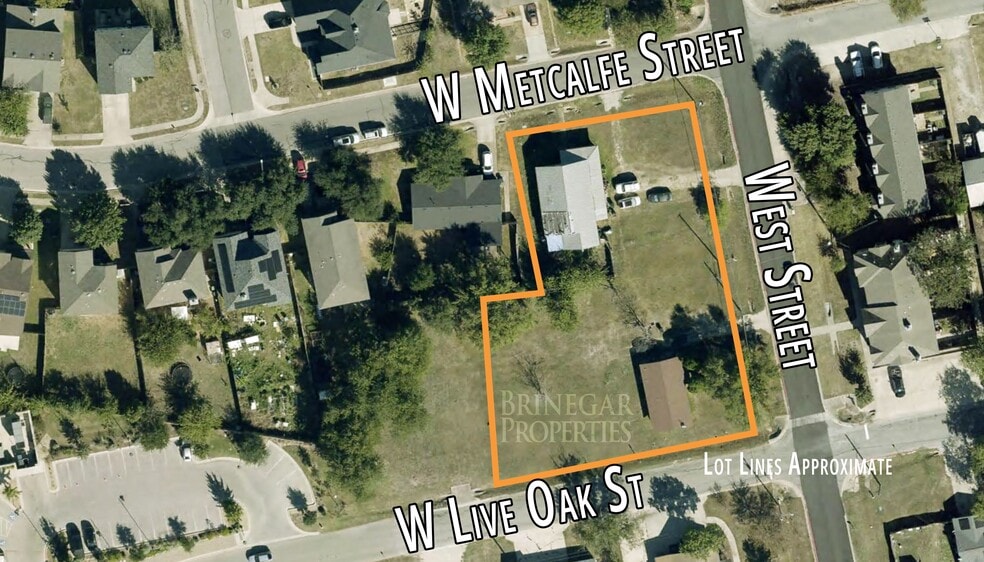 401 West St & 403 W Meltcalfe St, Hutto, TX for sale - Building Photo - Image 1 of 2