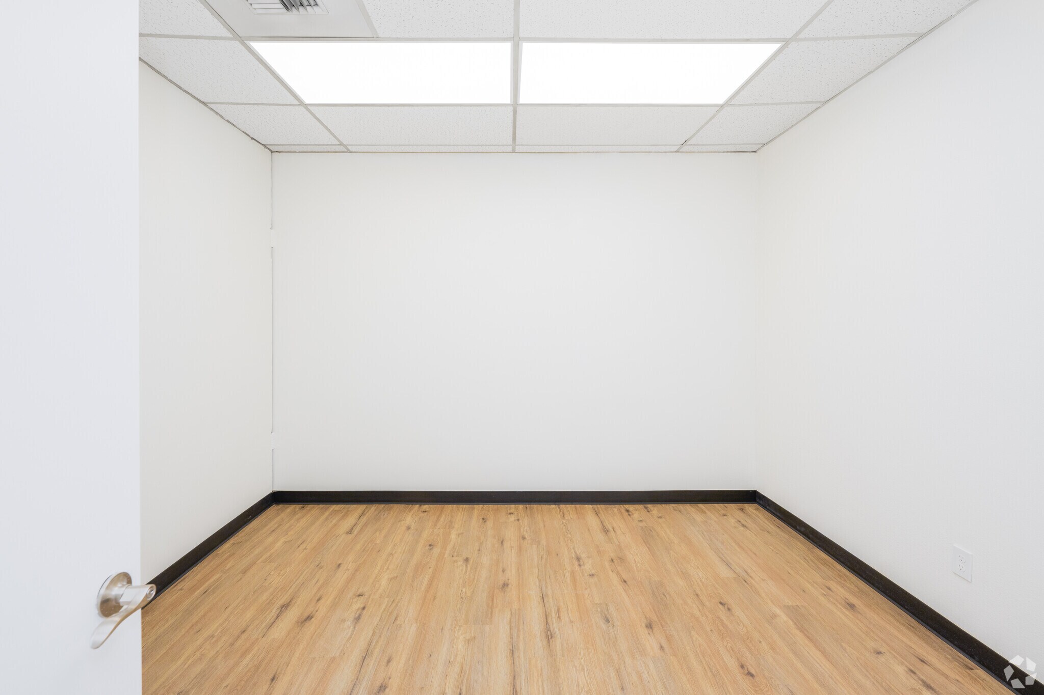 4626 16th St E, Fife, WA for lease Interior Photo- Image 1 of 8